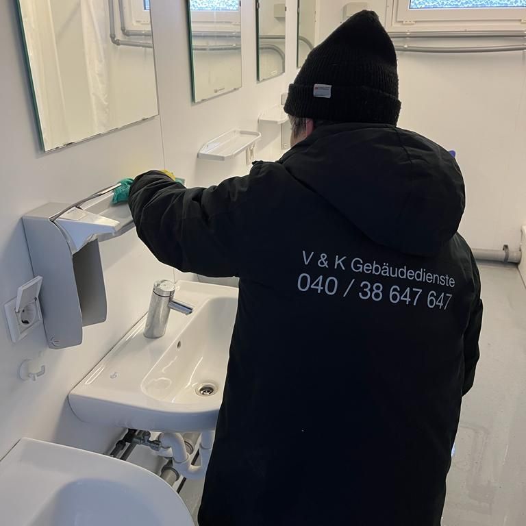 V & K Gebäudereinigung Hamburg Containerreinigung 04